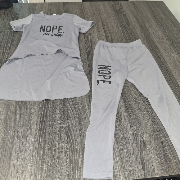 Gray 'Nope Not Today' T-Shirt and Leggings Set- Girls SZ 5Y - Picture 1 of 5